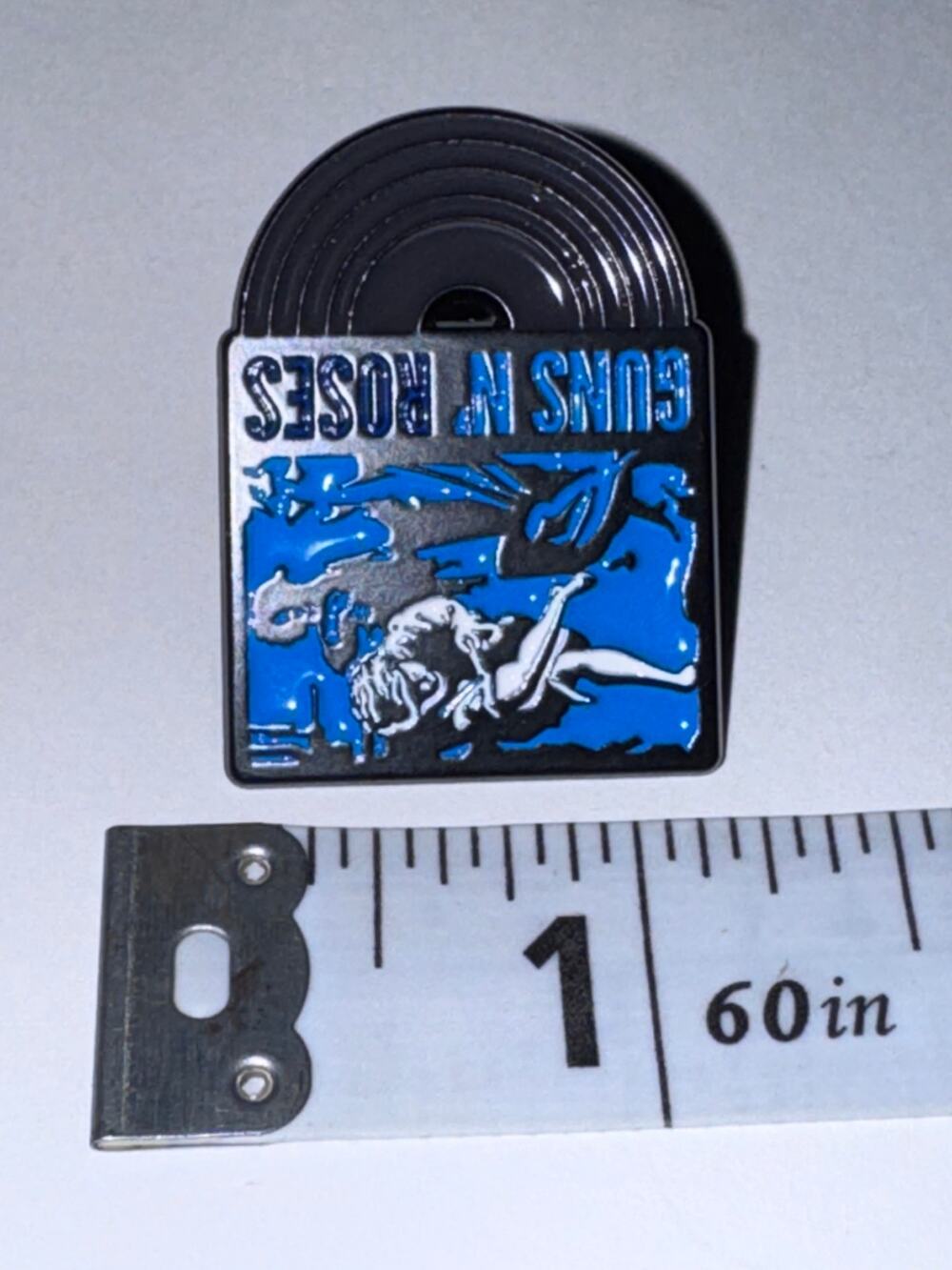 Guns N Roses GNR pin brooch